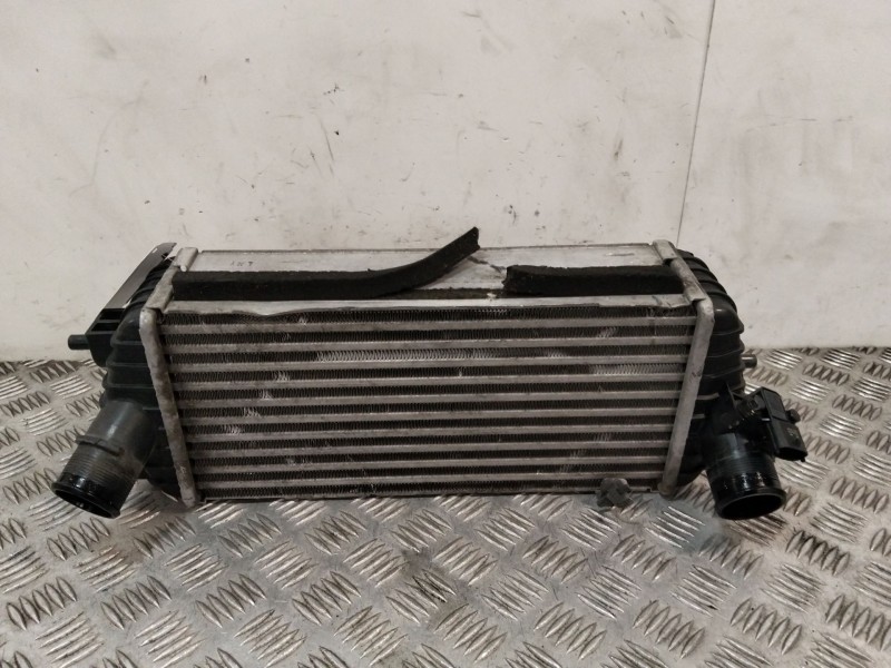 Recambio de intercooler para kia carens iv 1.7 crdi referencia OEM IAM  3930084400 