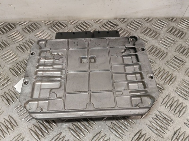 Recambio de centralita motor uce para opel astra j (p10) 1.7 cdti (68) referencia OEM IAM 55579893  