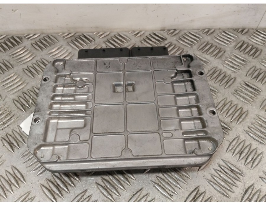 Recambio de centralita motor uce para opel astra j (p10) 1.7 cdti (68) referencia OEM IAM 55579893  