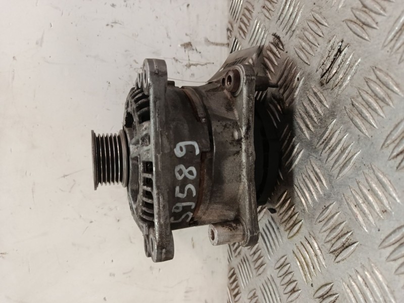 Recambio de alternador para volkswagen golf v (1k1) 1.6 fsi referencia OEM IAM 03C903023D  