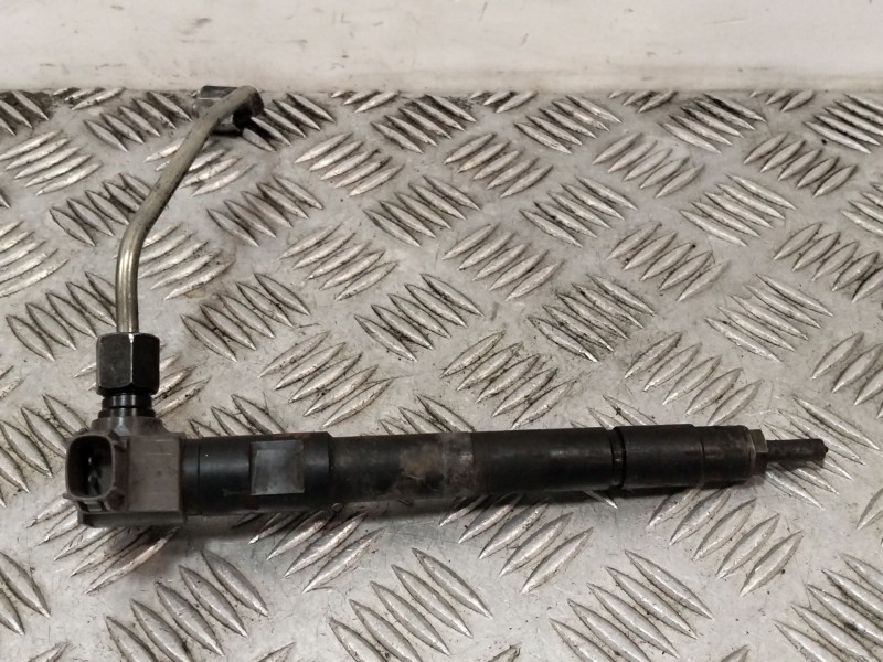 Recambio de inyector para hyundai h350 furgoneta 2.5 crdi referencia OEM IAM 06U03015  