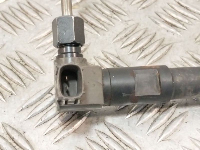 Recambio de inyector para hyundai h350 furgoneta 2.5 crdi referencia OEM IAM 06U03015  