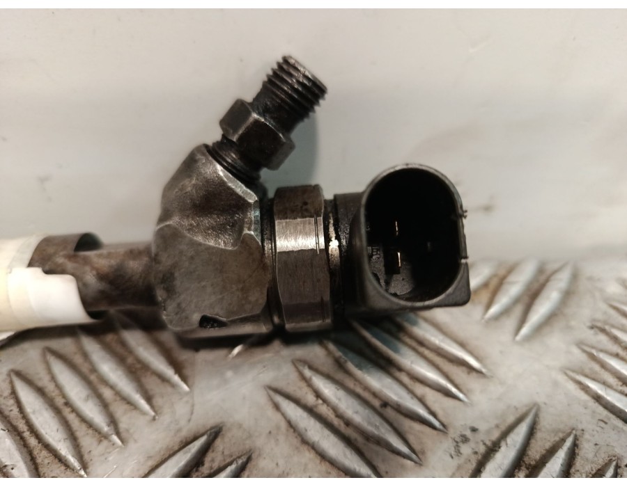 Recambio de inyector para mercedes-benz clase e (w210) e 270 cdi (210.016) referencia OEM IAM A6110700987  