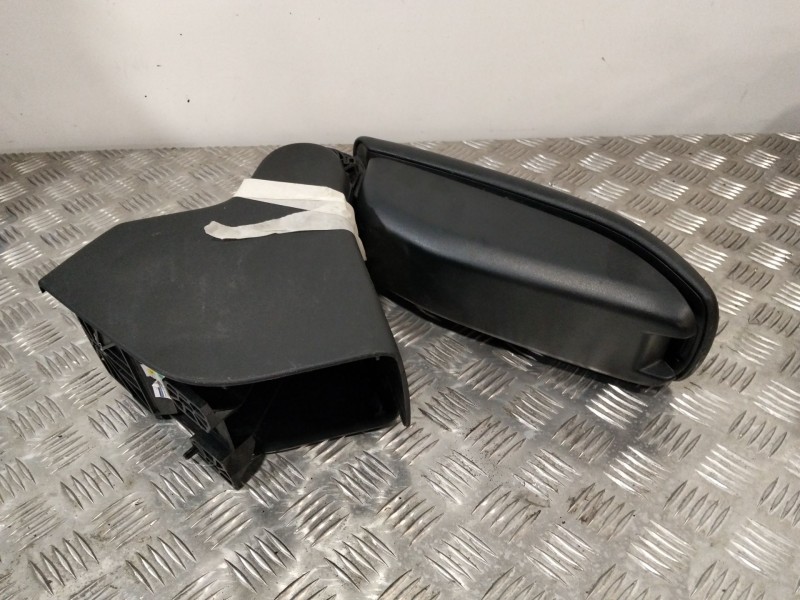 Recambio de consola central para citroën c3 1.4 hdi referencia OEM IAM A1093933  