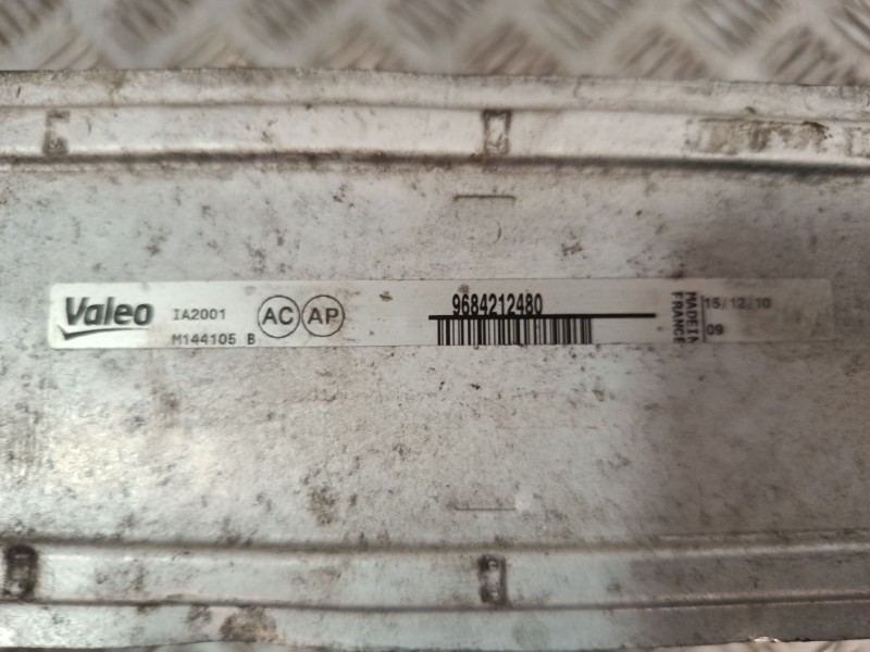 Recambio de intercooler para peugeot 208 referencia OEM IAM 9684212480  