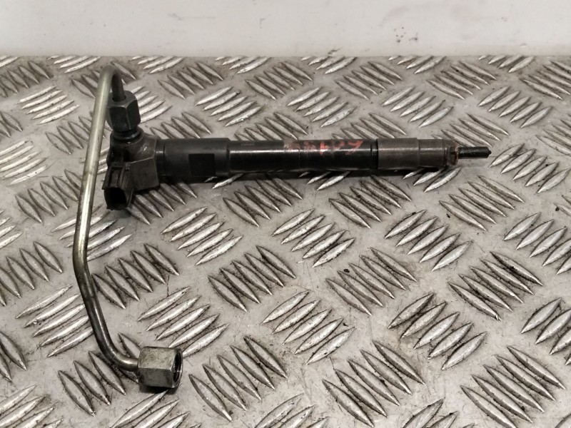 Recambio de inyector para hyundai h350 furgoneta 2.5 crdi referencia OEM IAM 06U03015  