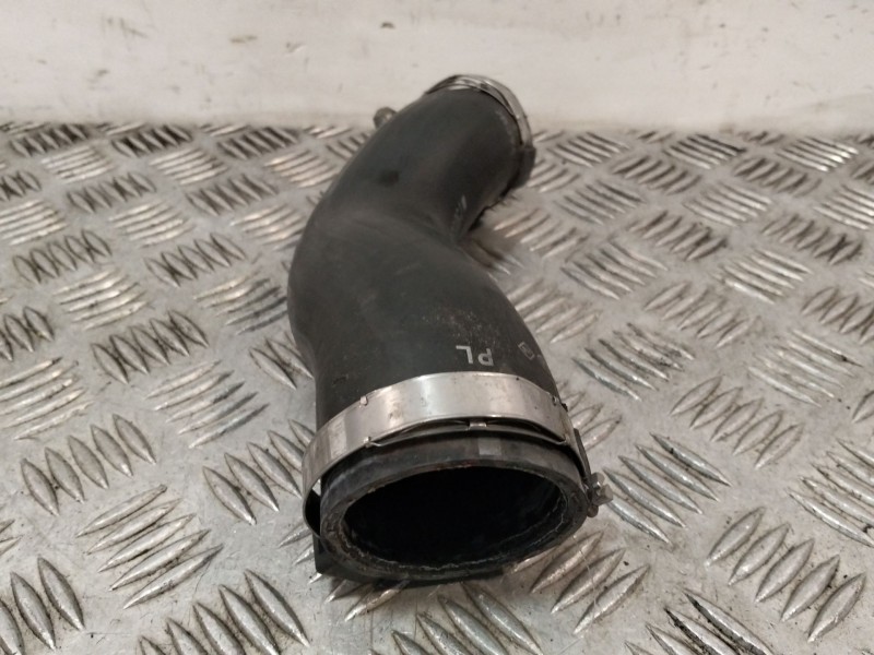 Recambio de tubo intercooler para kia carens iv 1.7 crdi referencia OEM IAM 282742A820  