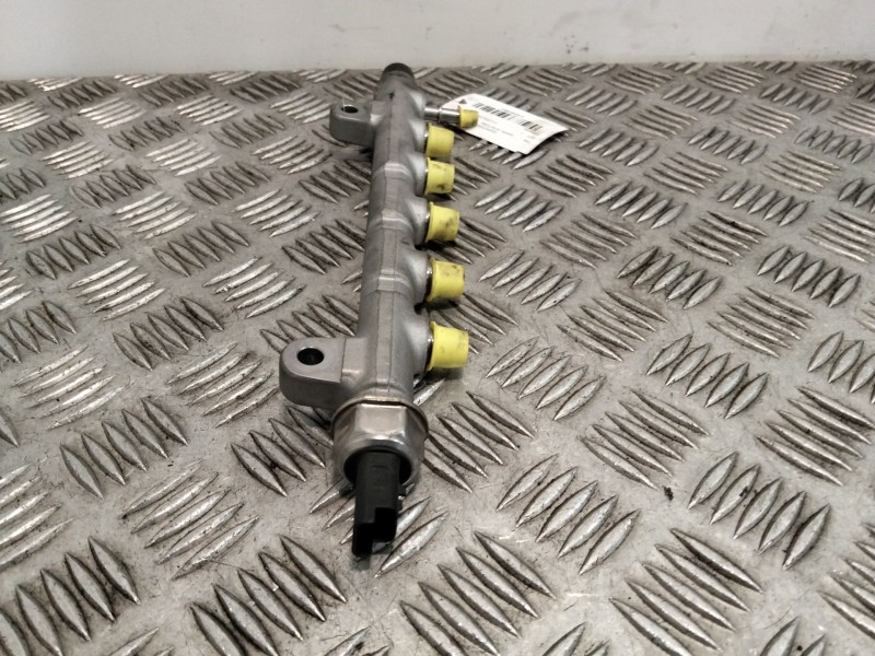 Recambio de rampa inyectora para ssangyong tivoli 1.6 referencia OEM IAM A6730700095  