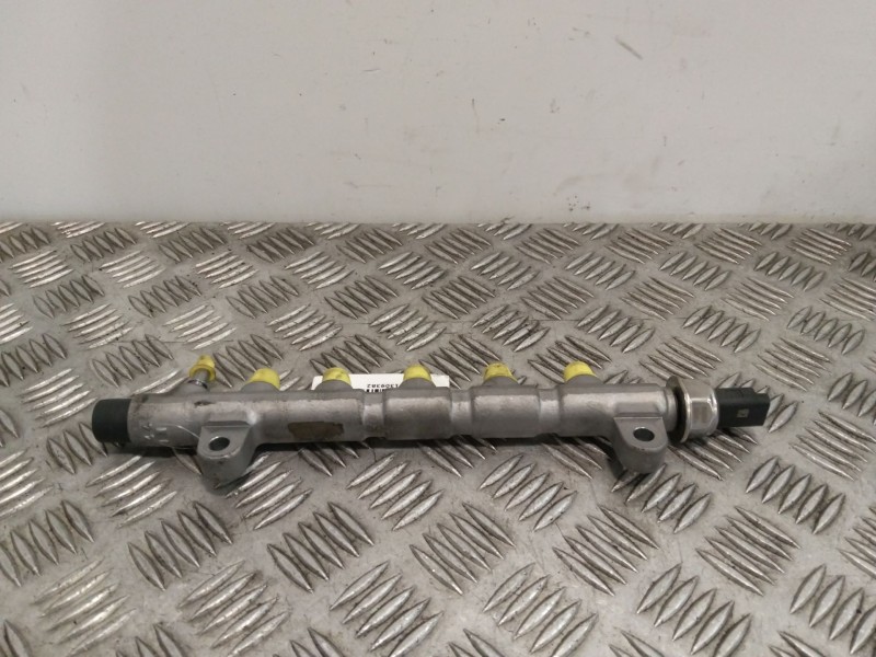 Recambio de rampa inyectora para ssangyong tivoli 1.6 referencia OEM IAM A6730700095  
