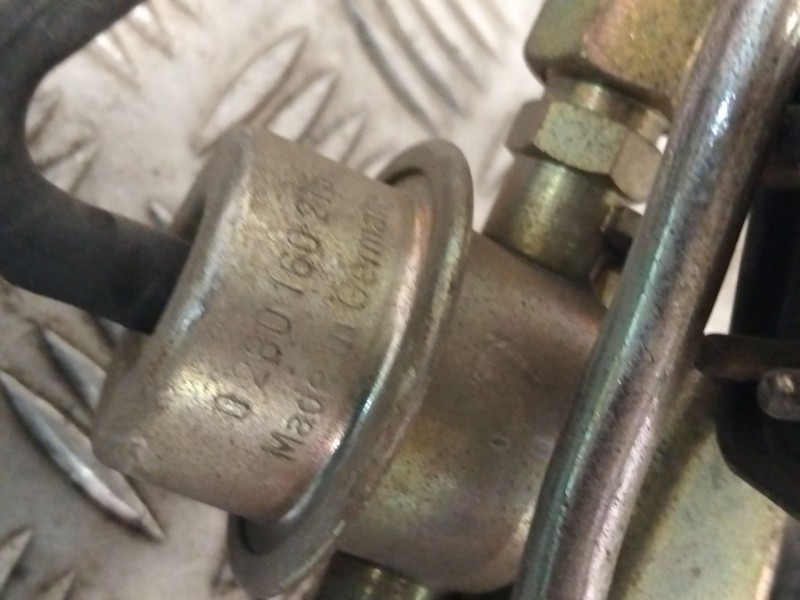 Recambio de rampa inyectora para porsche 911 3.0 sc carrera referencia OEM IAM   