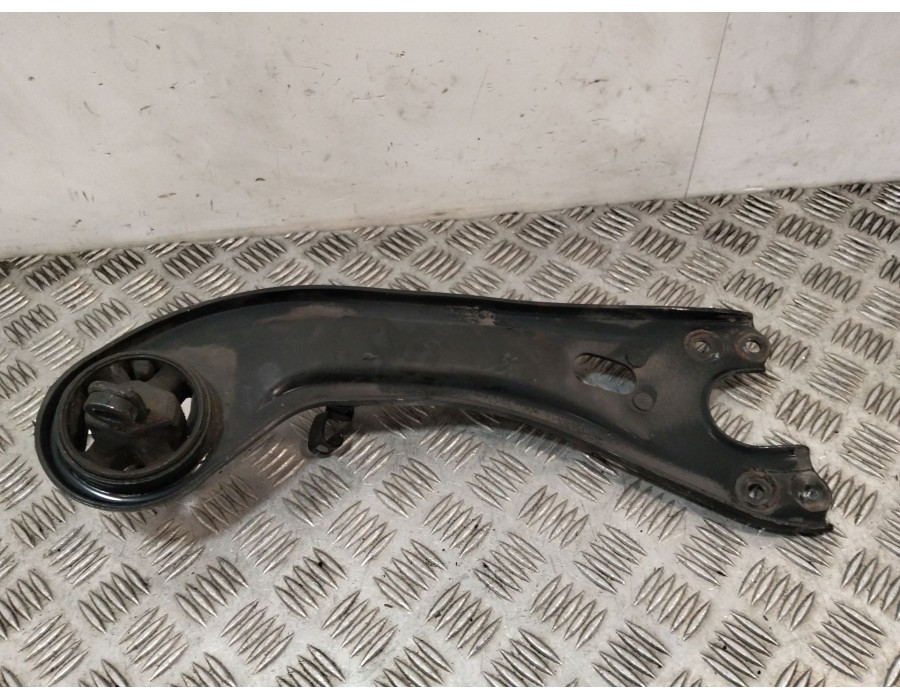 Recambio de brazo suspension inferior trasero derecho para hyundai ix35 1.7 crdi cat referencia OEM IAM 52802S850  