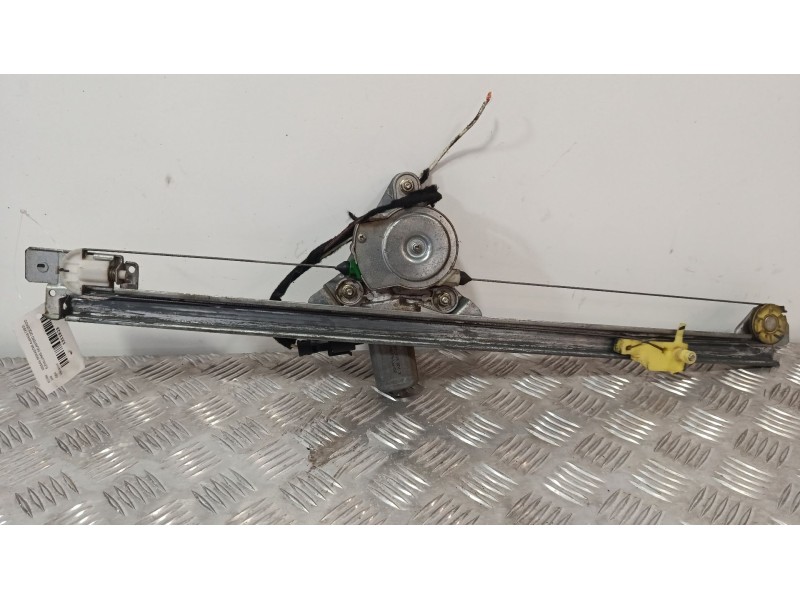 Recambio de elevalunas delantero izquierdo para nissan primastar autobús (x83) dci 140 referencia OEM IAM 7700311820C  