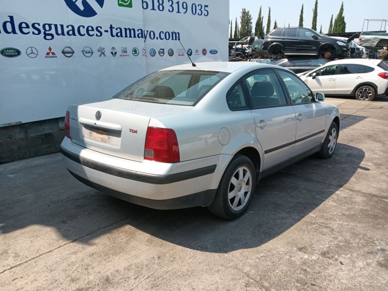 volkswagen passat b5 (3b2) del año 2000
