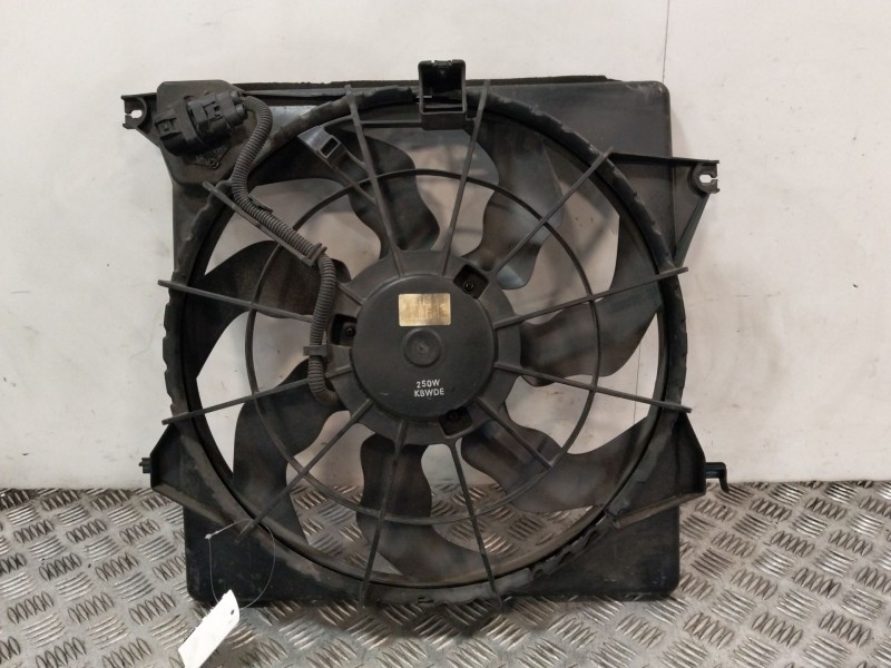 Recambio de electroventilador para kia carens iv 1.7 crdi referencia OEM IAM 252313K460  