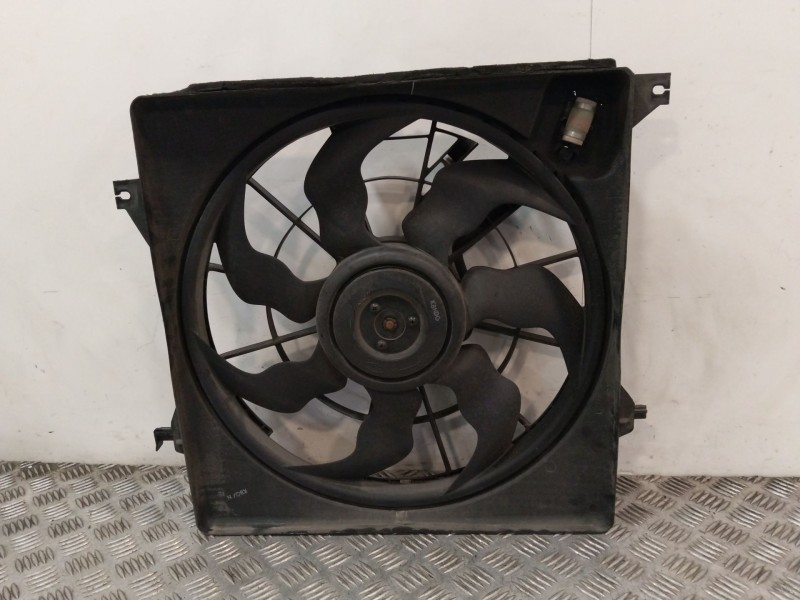 Recambio de electroventilador para kia carens iv 1.7 crdi referencia OEM IAM 252313K460  