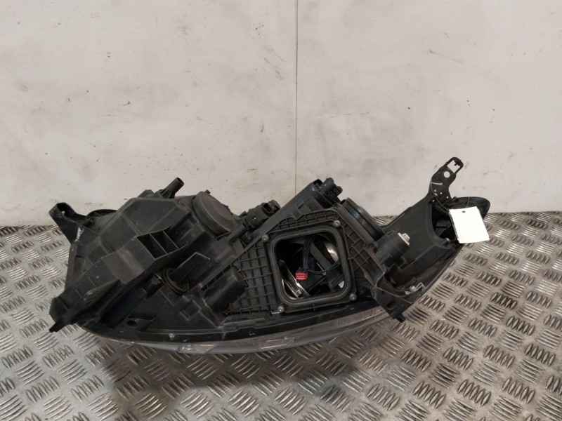 Recambio de faro derecho para renault kadjar (ha_, hl_) 1.3 tce 140 referencia OEM IAM 260104607R  