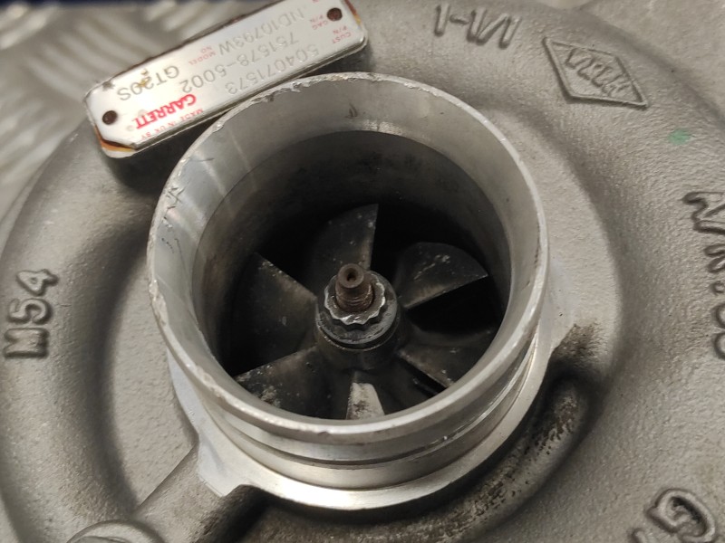 Recambio de turbocompresor para iveco daily caja cerrada referencia OEM IAM 504071573  7515785002