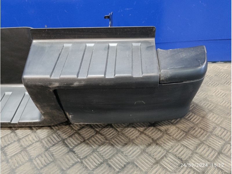 Recambio de paragolpes trasero para isuzu d-max 1.9 turbodiesel referencia OEM IAM 8983938280  