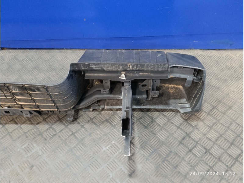 Recambio de paragolpes trasero para isuzu d-max 1.9 turbodiesel referencia OEM IAM 8983938280  