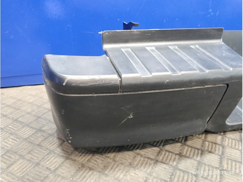 Recambio de paragolpes trasero para isuzu d-max 1.9 turbodiesel referencia OEM IAM 8983938280  