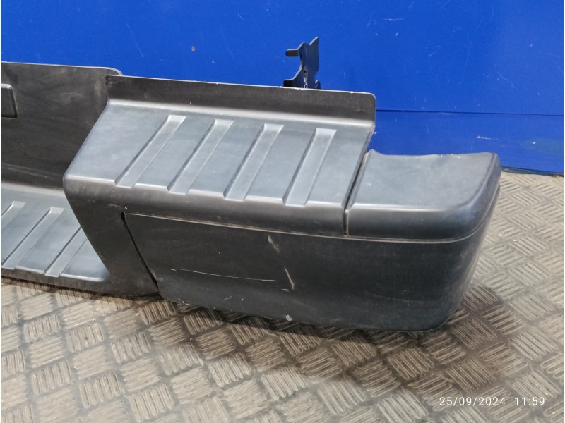 Recambio de paragolpes trasero para isuzu d-max 1.9 turbodiesel referencia OEM IAM 8983938280  