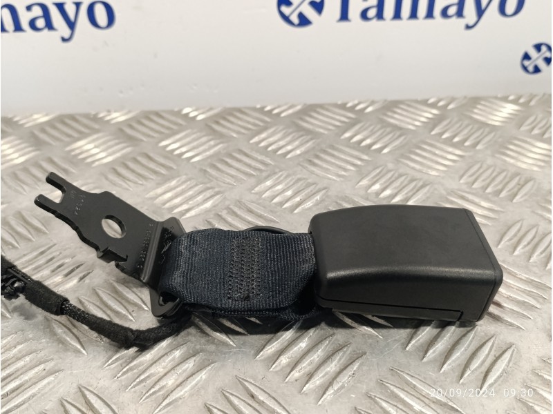 Recambio de enganche cinturon trasero izquierdo para opel corsa f referencia OEM IAM 6403047ETD  2640351300C