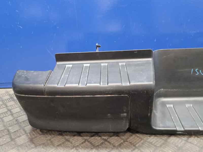 Recambio de paragolpes trasero para isuzu d-max 1.9 turbodiesel referencia OEM IAM 8983938280  