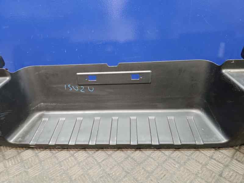 Recambio de paragolpes trasero para isuzu d-max 1.9 turbodiesel referencia OEM IAM 8983938280  