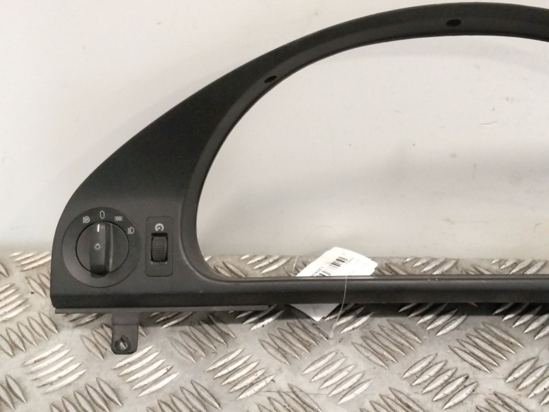 Recambio de moldura para bmw 5 (e39) 525 i referencia OEM IAM 8159735  