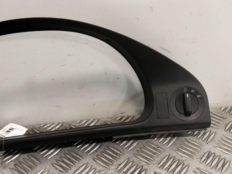 Recambio de moldura para bmw 5 (e39) 525 i referencia OEM IAM 8159735  