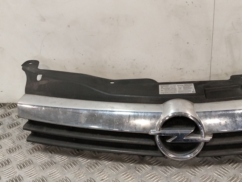 Recambio de rejilla paragolpes delantero para opel astra h (a04) 1.6 (l48) referencia OEM IAM 13151540  
