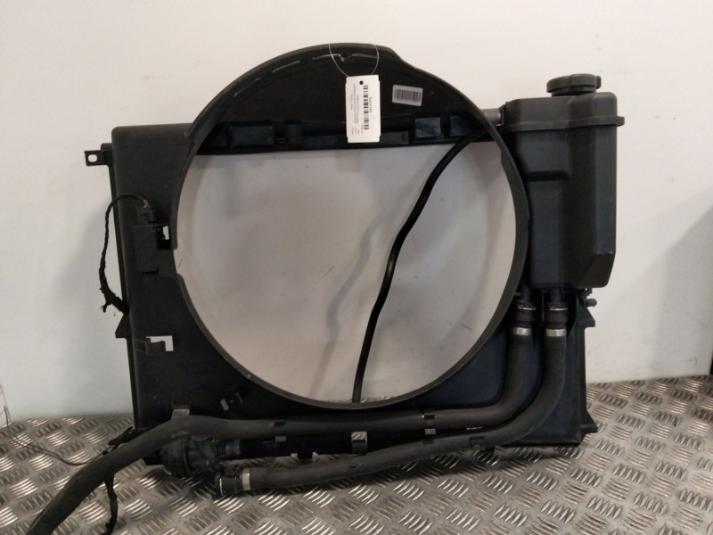 Recambio de calandra electroventilador para bmw 5 (e39) 525 i referencia OEM IAM 171117055809  