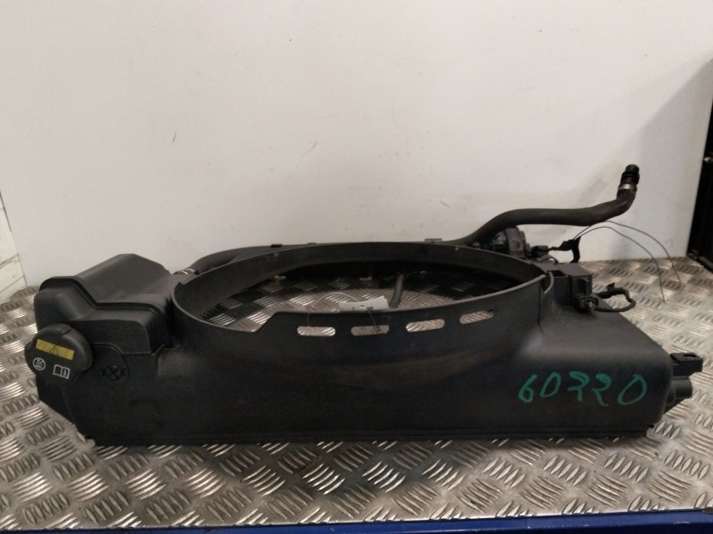 Recambio de calandra electroventilador para bmw 5 (e39) 525 i referencia OEM IAM 171117055809  
