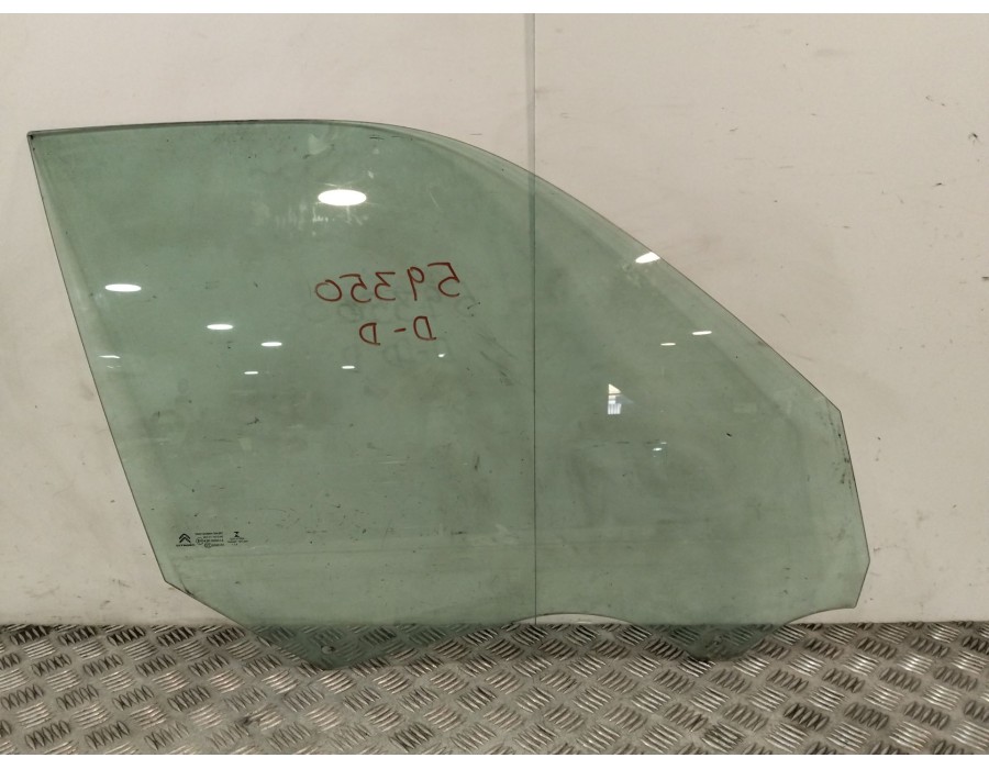Recambio de luna delantera derecha para citroën c4 picasso ii 1.6 bluehdi 120 referencia OEM IAM 9675833280  