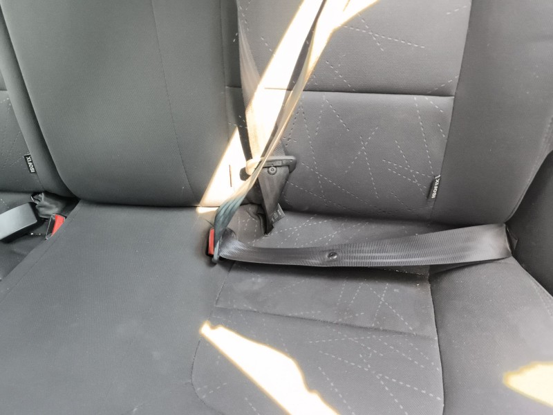 Recambio de enganche cinturon trasero izquierdo para kia rio iii (ub) 1.25 cvvt referencia OEM IAM 898301W200HU  