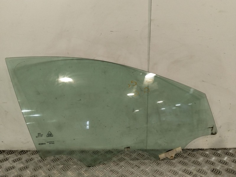 Recambio de luna delantera derecha para kia ceed referencia OEM IAM 82420J7001  