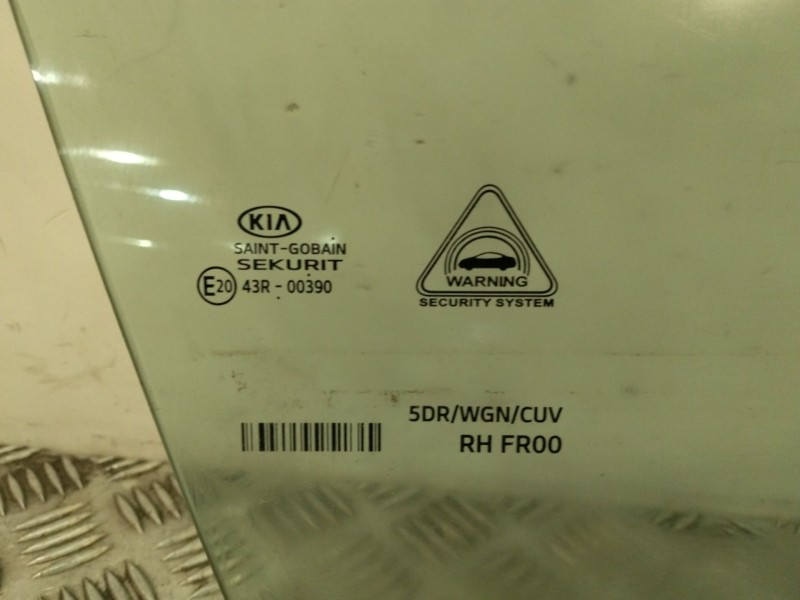 Recambio de luna delantera derecha para kia ceed referencia OEM IAM 82420J7001  