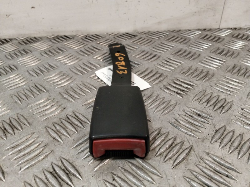 Recambio de enganche cinturon delantero izquierdo para seat ibiza iii (6l1) 1.9 tdi referencia OEM IAM 600857755  
