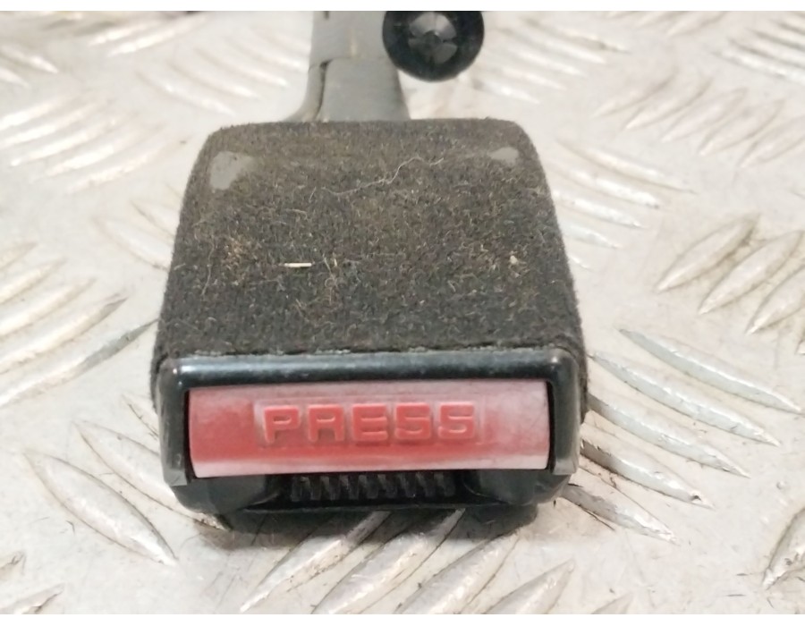 Recambio de anclaje cinturón delantero izquierdo para peugeot 308 sw i (4e_, 4h_) 1.6 hdi referencia OEM IAM   