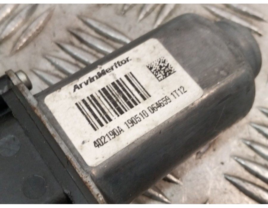 Recambio de elevalunas trasero derecho para nissan qashqai i +2 (jj10 variante d02) 2.0 referencia OEM IAM 402190A  