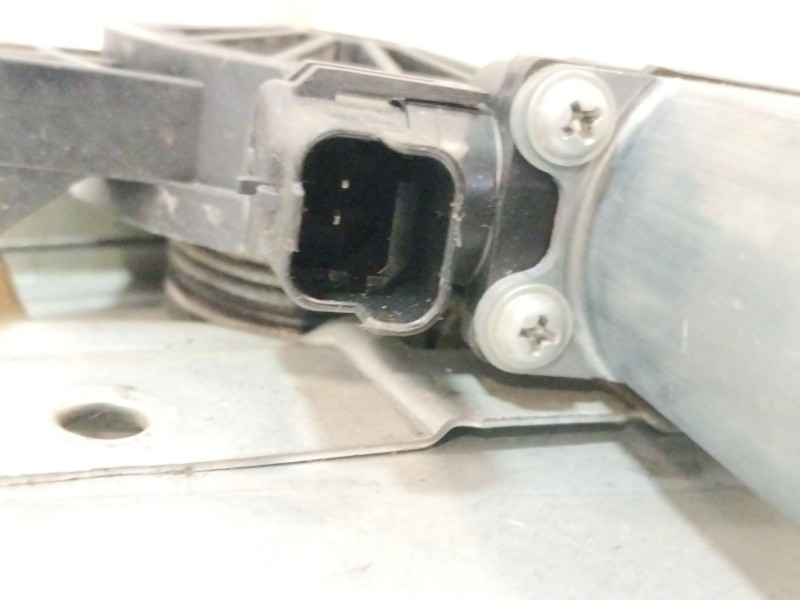 Recambio de elevalunas trasero derecho para dacia duster ii referencia OEM IAM 827208597R  