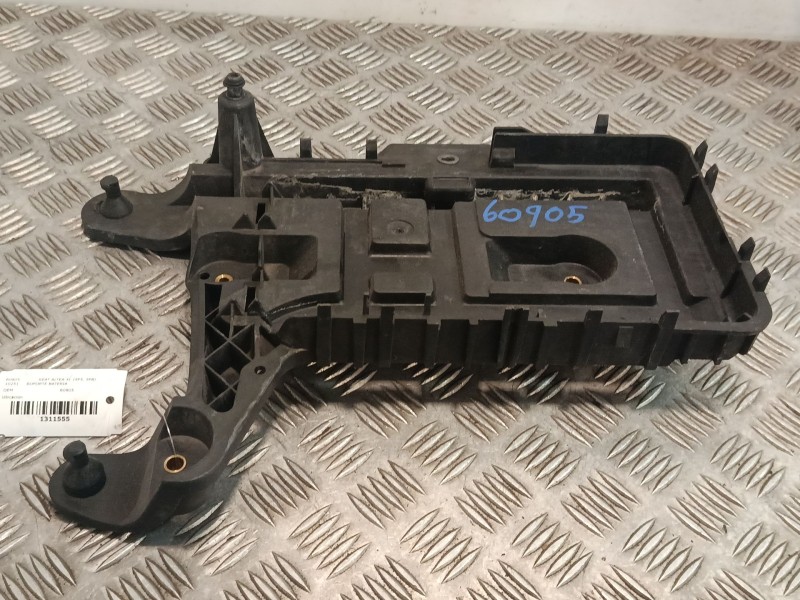 Recambio de soporte bateria para seat altea xl (5p5, 5p8) 1.6 tdi referencia OEM IAM 60905  