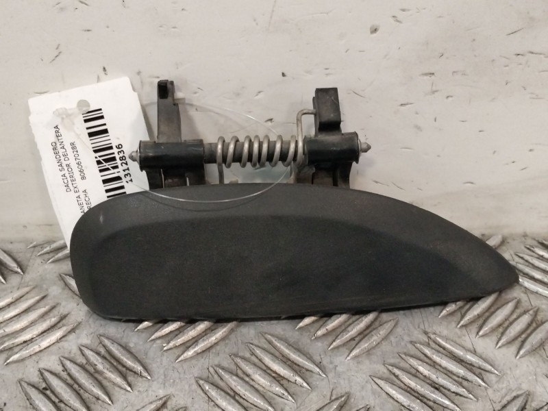 Recambio de maneta exterior delantera derecha para dacia sandero 1.5 dci referencia OEM IAM 806067028R  
