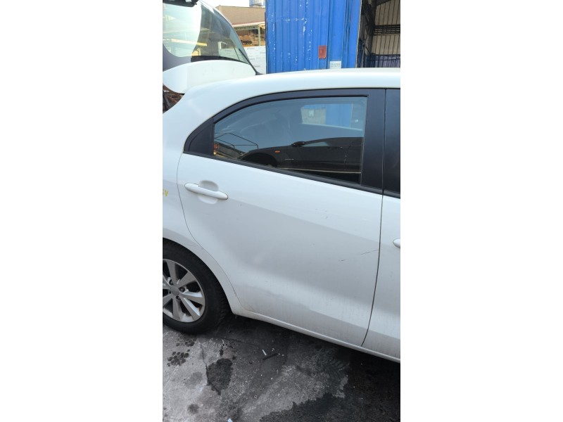 Recambio de puerta trasera derecha para kia rio iii (ub) 1.25 cvvt referencia OEM IAM 770041W210  