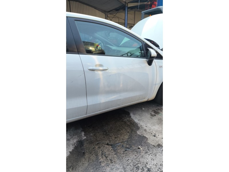 Recambio de puerta delantera derecha para kia rio iii (ub) 1.25 cvvt referencia OEM IAM 760041W010  