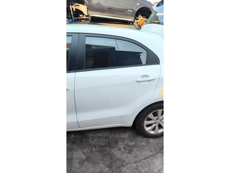 Recambio de puerta trasera izquierda para kia rio iii (ub) 1.25 cvvt referencia OEM IAM 770031W210  