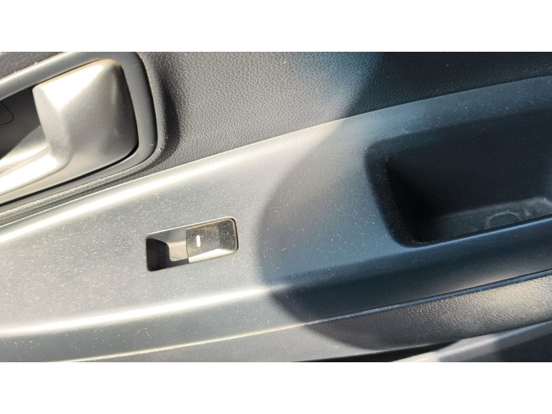 Recambio de mando elevalunas delantero derecho para kia rio iii (ub) 1.25 cvvt referencia OEM IAM 935751W010  