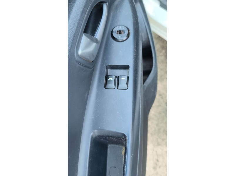 Recambio de mando elevalunas delantero izquierdo para kia rio iii (ub) 1.25 cvvt referencia OEM IAM 935701W150  