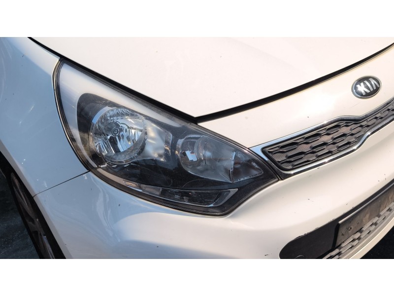 Recambio de faro derecho para kia rio iii (ub) 1.25 cvvt referencia OEM IAM 921021W220  
