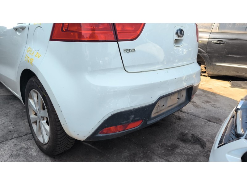 Recambio de paragolpes trasero para kia rio iii (ub) 1.25 cvvt referencia OEM IAM 866111W200  